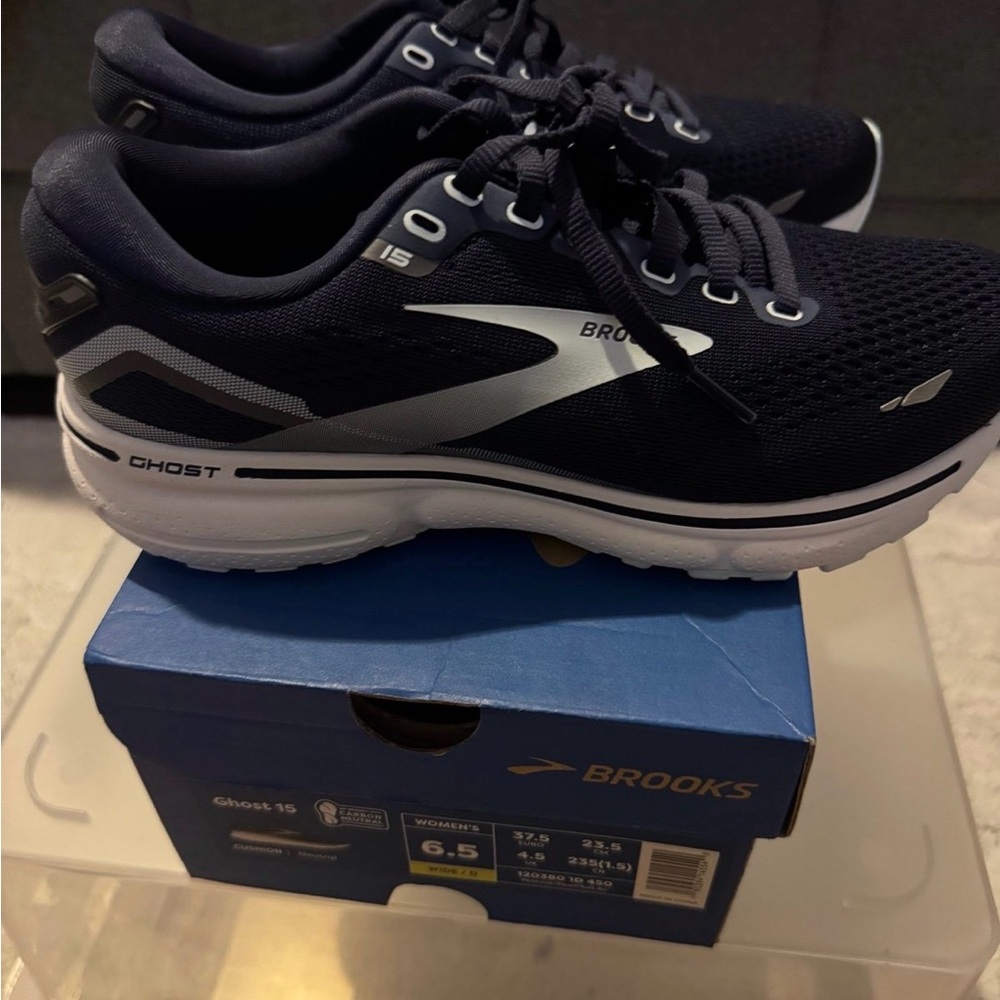 Brooks Ghost 15 Women's Shoes - Dark Blue and Light Blue - Picture 2 of 8